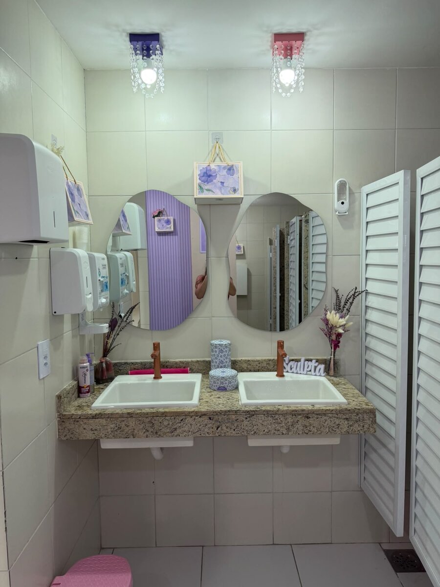 Banheiro do Studio Sculpta com detalhes delicados